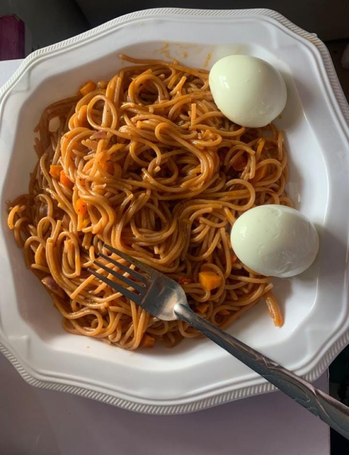 Spaghetti with egg